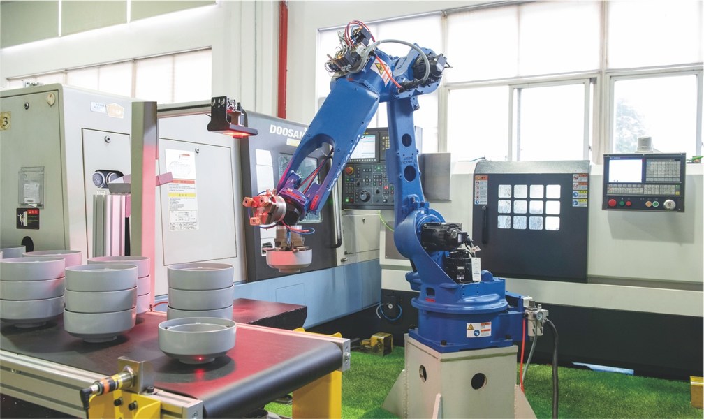 Warom Technology Incorporated Company üreticinin üretim hattı